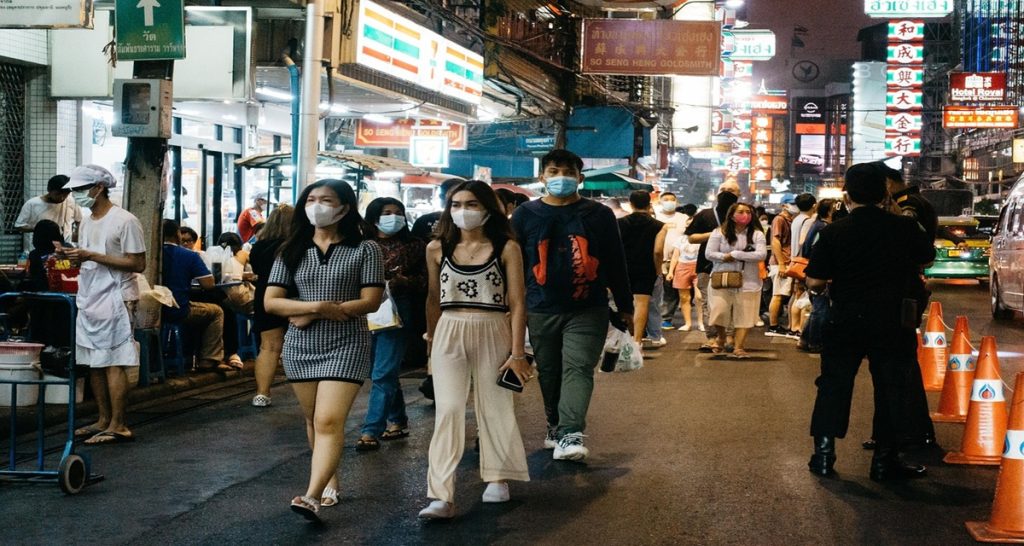 ambiance nocturne emblématique de Bangkok