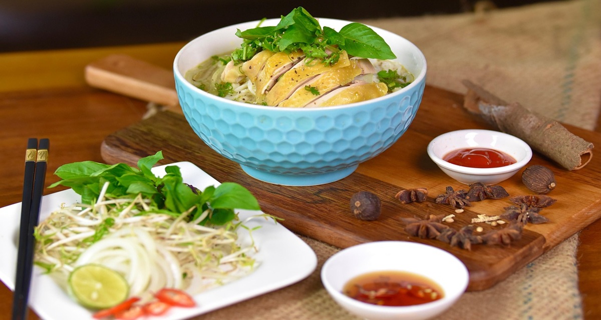 Bol de pho ga, soupe vietnamienne au poulet