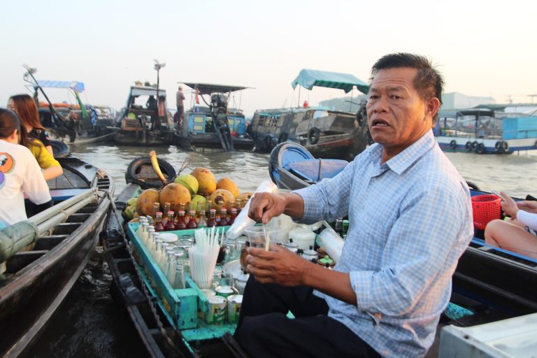 Marchés flottants au Vietnam : où vivre une vraie matinée sur le Mékong ?