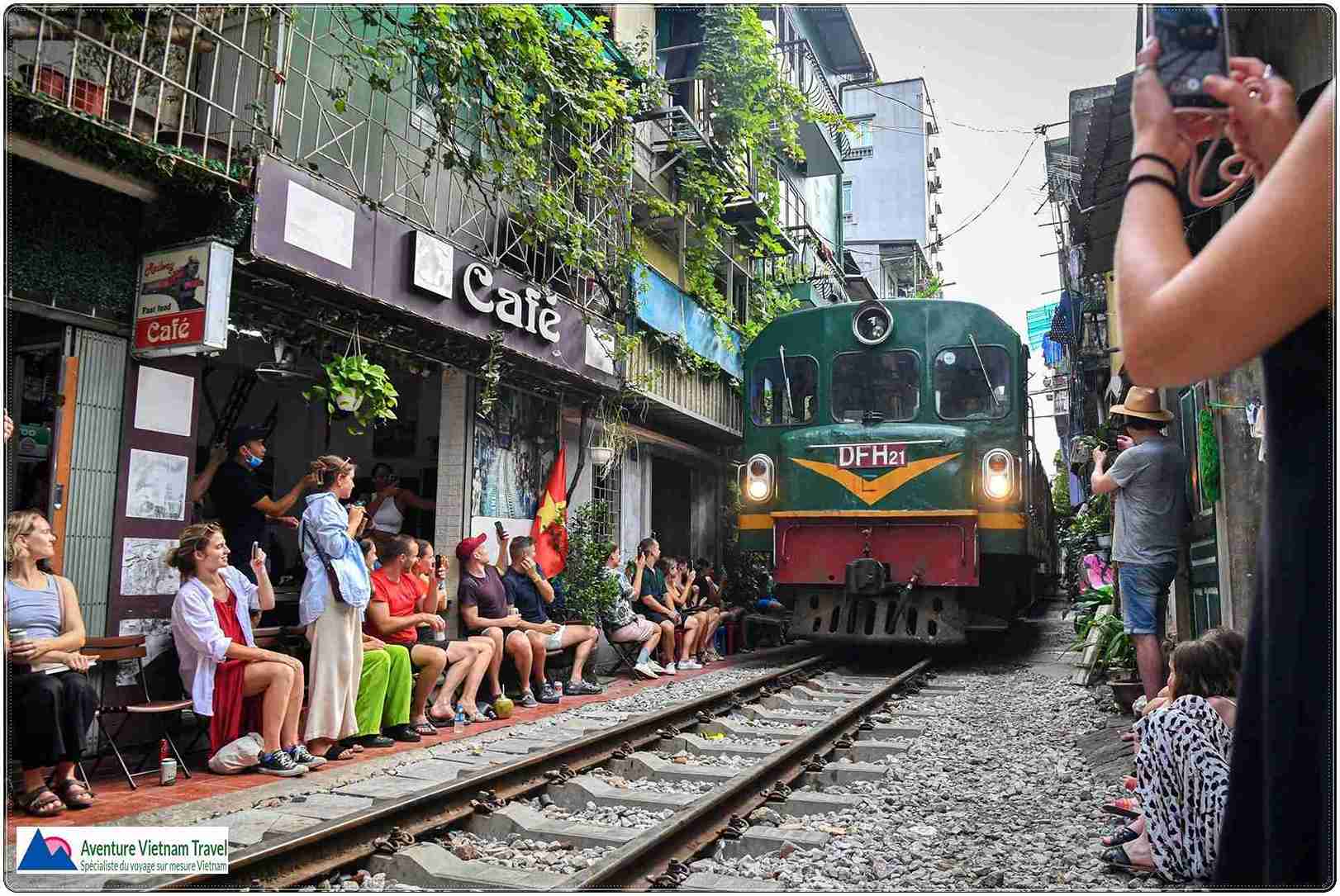 train hanoi