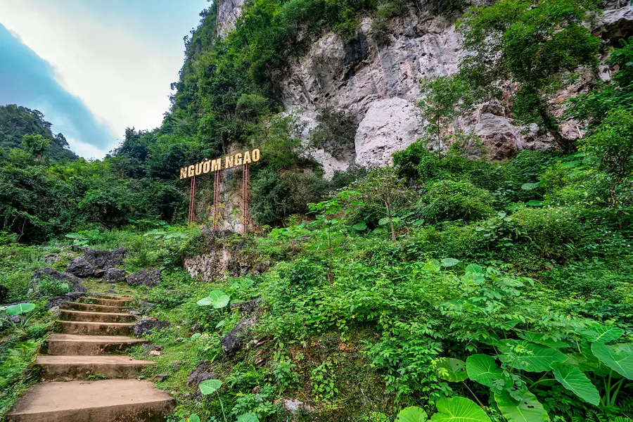 Grotte Ngườm Ngao - une grotte d'une beauté fascinante