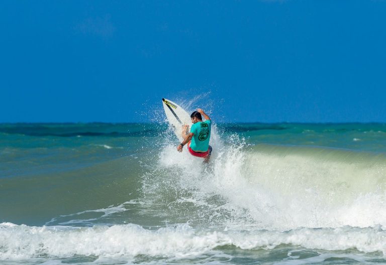 Où faire du surf au Vietnam ? Les meilleurs spots à découvrir