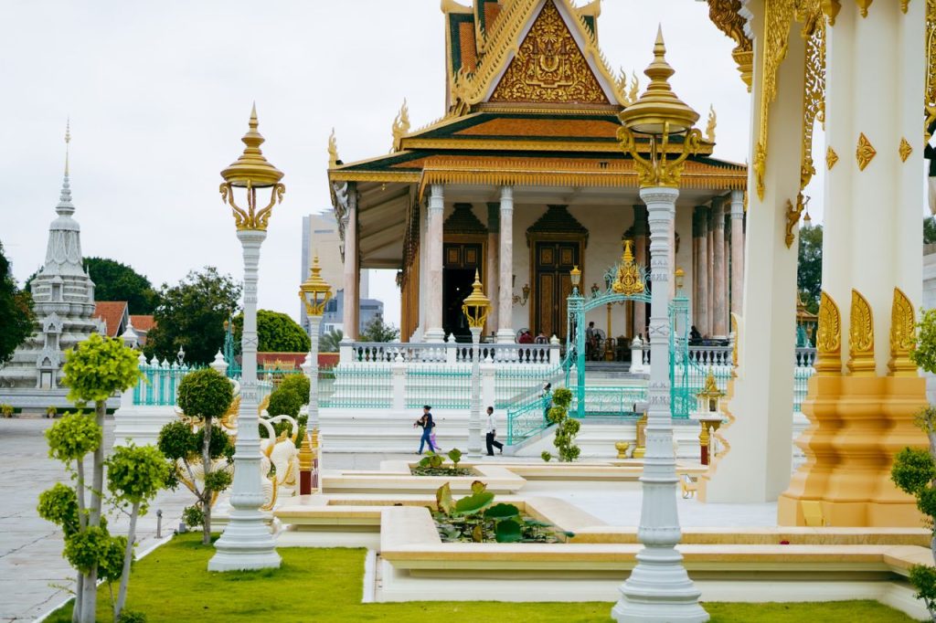 Palais royal de Phnom Penh : histoire, trésors et conseils pour préparer sa visite