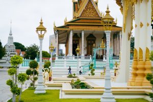 Palais royal de Phnom Penh : histoire, trésors et conseils pour préparer sa visite