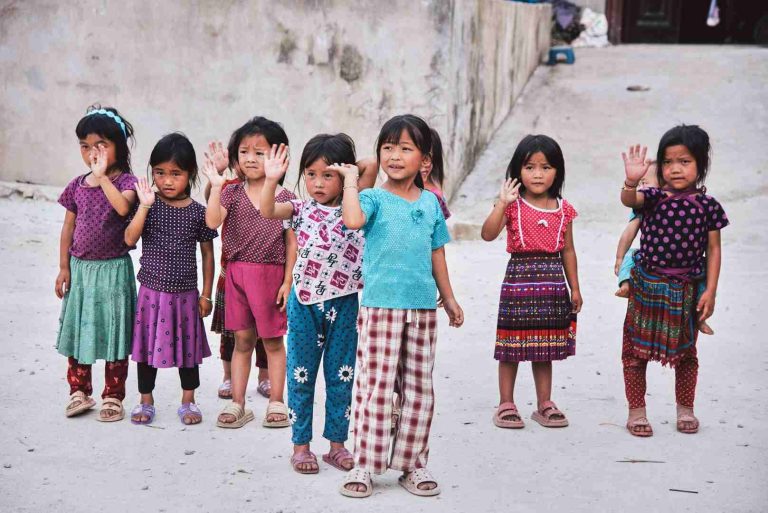 Comment dire bonjour en laotien et saluer les habitants avec respect ?