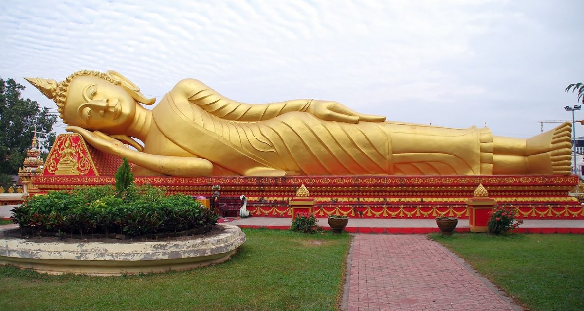 Bouddha couché doré