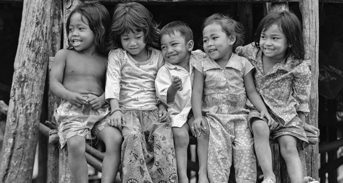 Groupe-d'enfants-Cambodge