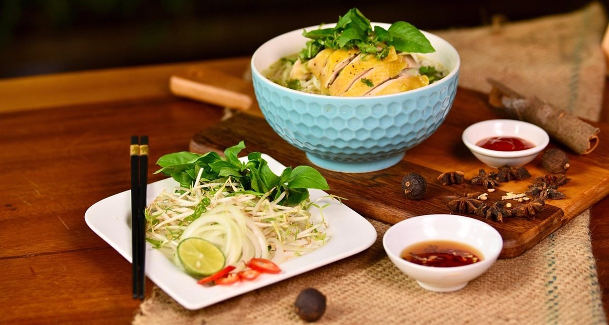Pho ga vietnamien, soupe de nouilles au poulet
