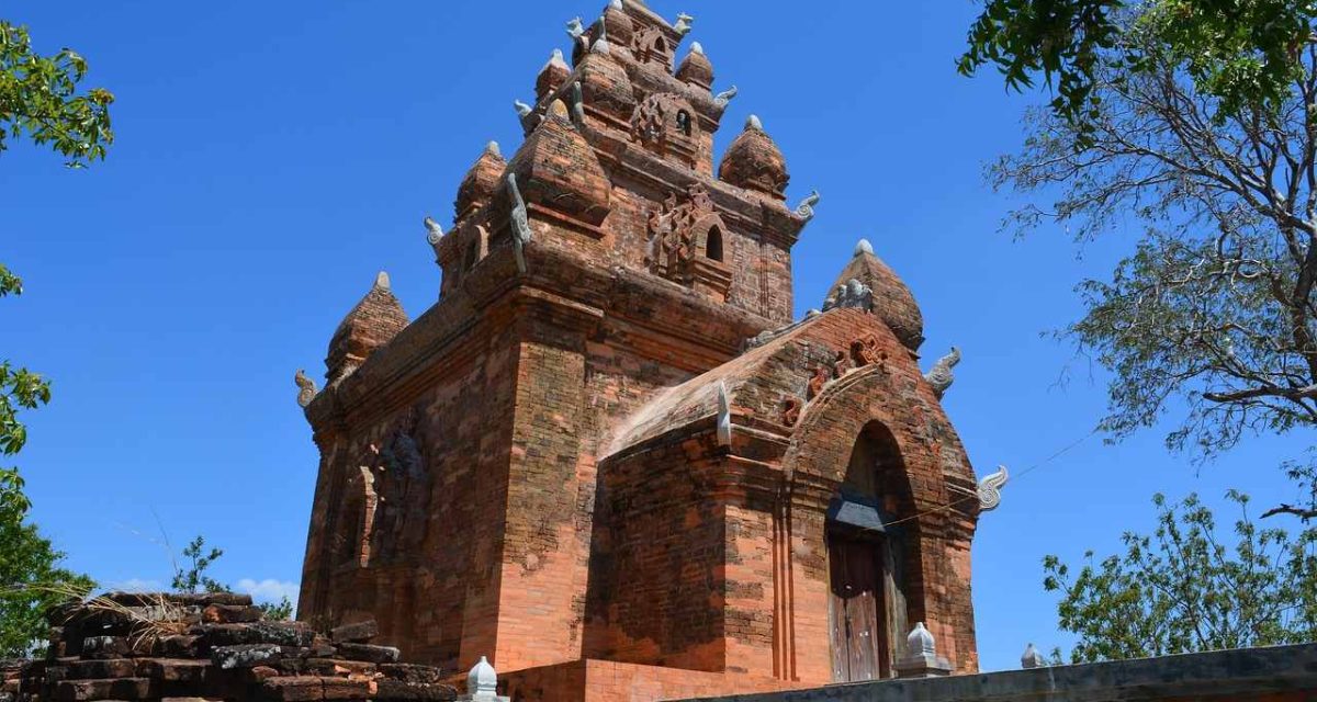Tours Cham de Po Shanu