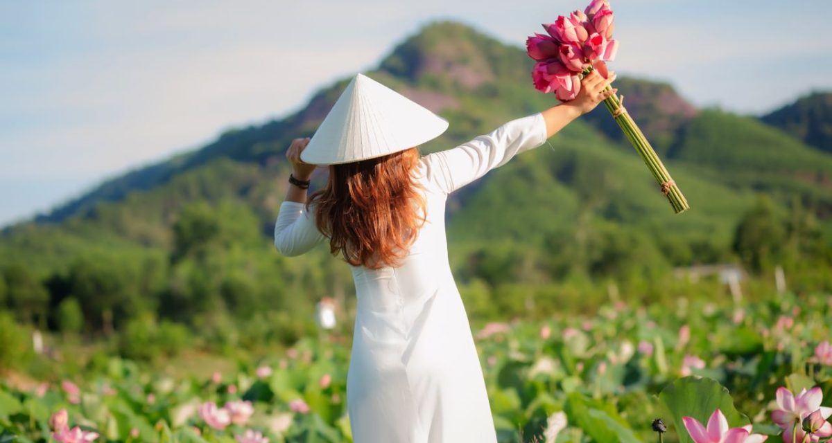 femme en ao dai